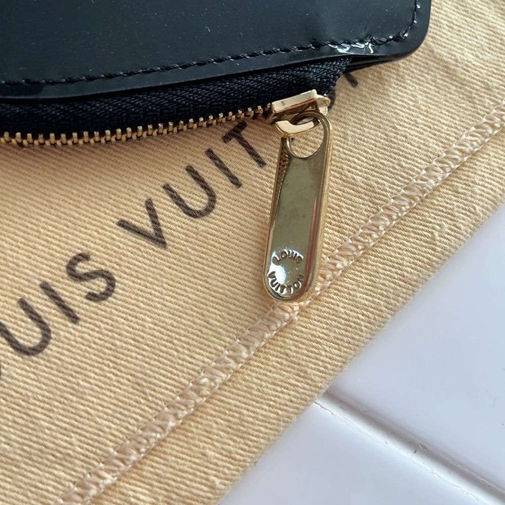 Louis Vuitton Ltd. Ed. Stickers coin purse - Picture 6 of 13